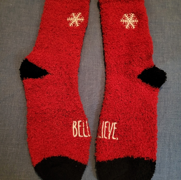 Rae Dunn Ladies Cozy Socks (NEW in box) 4 Pairs - Picture 6 of 9